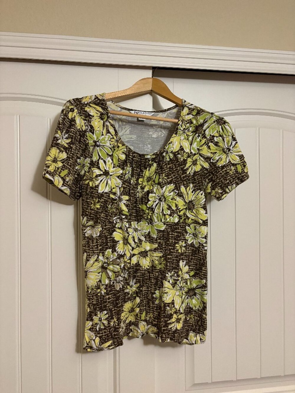 Pendleton Petite Floral Print Shirt Small PS Short Sleeve Brown Yellow Rayon